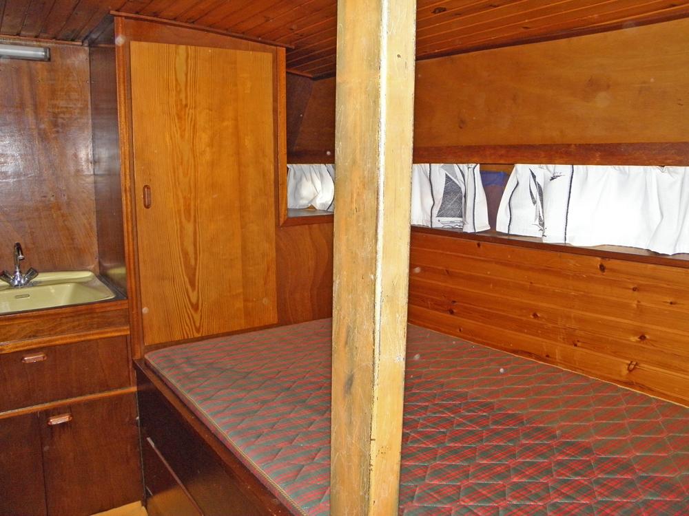 Aft cabin, Accommodation